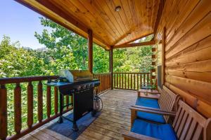 セバービルにあるLuxury 5BR PF Dollywood Heated Indoor Resort Pool HotTub Theater Room Arcadesの台所 +50枚の写真