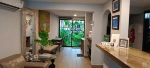 SINA SUITES CANCUN - Adults Only的休息区