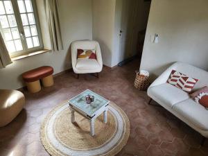 A seating area at The basics - charming house