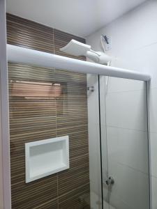 Ένα μπάνιο στο Apartamento em Aparecida numero 02 +11 φωτογραφίες
