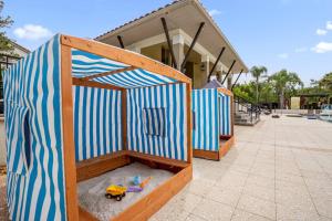 Φωτογραφία από το άλμπουμ του Enchanted 4BR Family Style Townhome in Disney Area στο Ορλάντο