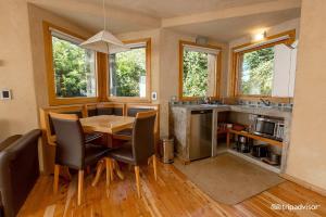 Kuchyň nebo kuchyňský kout v ubytování Lirolay Suites - Apart Hotel