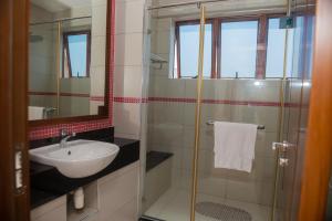 Koupelna v ubytování Njakaimba Beachfront Villa. + 31 fotografií