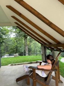 Vrt ispred objekta Forest House Divcibare