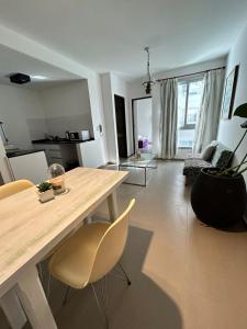 Η κουζίνα ή μικρή κουζίνα στο Departamento en alquiler Tucuman Zona Norte excelente ubicación de privilegio