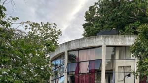 Byggingin sem hostelið er í