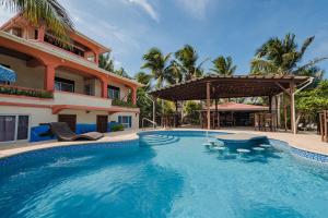 Bazén v ubytování Bella Vista Resort Belize nebo v jeho okolí
