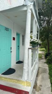 Exteriér nebo vchod ubytování 203 Miami Shared Rooms for Men Central Comfortable, Affordable