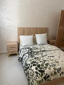 Postel nebo postele na pokoji v ubytování Bait Khalij Dakhla 1 + 4 fotografie
