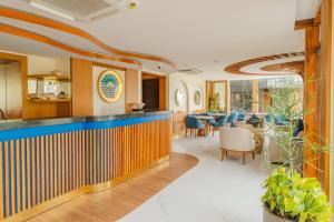 Posezení v ubytování UMET Seaview Hotel with Free Airport Pick up and Drop T&C Apply