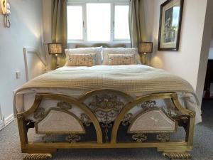 Postel nebo postele na pokoji v ubytování Abbey view