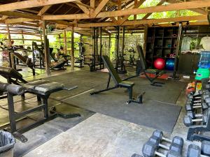 Fitness centrum a/nebo fitness zařízení v ubytování Ilakai Hostel + 37 fotografií