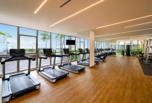 Γυμναστήριο ή/και όργανα γυμναστικής στο Tang Gold Coast PIK Sea View Apartment