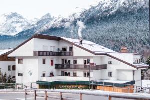 Nespecifikovaný výhled na hory nebo výhled na hory při pohledu z aparthotelu