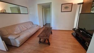 Μια τηλεόραση ή/και κέντρο ψυχαγωγίας στο t3 ideal Curiste ! 2 min à pied de la cure thermale