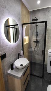 Ένα μπάνιο στο Nowy Apartament Wesoła +7 φωτογραφίες
