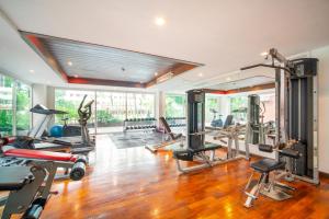 Fitness centrum a/nebo fitness zařízení v ubytování 芭东精装两卧公寓 近马林夜市 芭东海滩