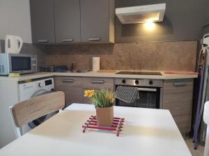 Кухня или мини-кухня в Ta' Marija Home
