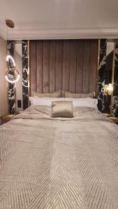 Zdjęcie z galerii obiektu Marble Suite w mieście Kragujevac