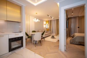 Zdjęcie z galerii obiektu Marble Suite w mieście Kragujevac