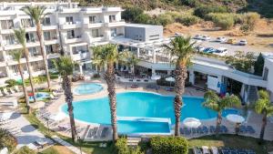 Bazén v ubytovaní Olympia Sun Hotel alebo v jeho blízkosti