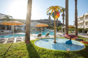 Bazén v ubytovaní Olympia Sun Hotel alebo v jeho blízkosti