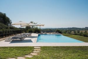 Tuscany Living - Terra Antica内部或周边的泳池