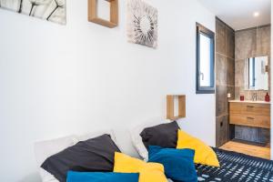 Ruang duduk di Superbe villa climatisée
