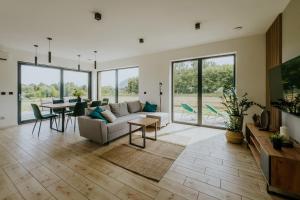 Bazén v ubytování Apartamenty u Cherubinów nebo v jeho okolí