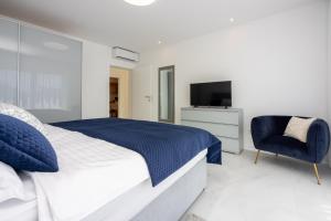 Μια τηλεόραση ή/και κέντρο ψυχαγωγίας στο Amarie 2