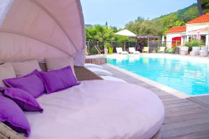 Bazén v ubytování B&B Val D'azur nebo v jeho okolí