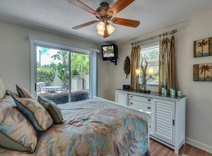 Et tv og/eller underholdning på Paradise Palms — Monthly Beach Rental