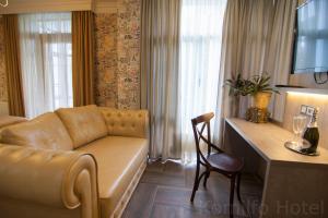 Istumisnurk majutusasutuses Komilfo Hotel