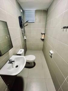 Koupelna v ubytování 2BR LaPrimo Homestay Bandar Meru Raya Ipoh