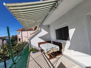 Balkón nebo terasa v ubytování Apartmani Vodice