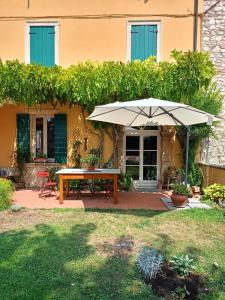 Zahrada ubytování Corte L'Ovo - Country House 15 minutes from the heart of Verona
