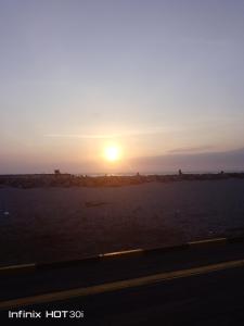 リオアチャにあるHospedaje centroの砂漠の夕日