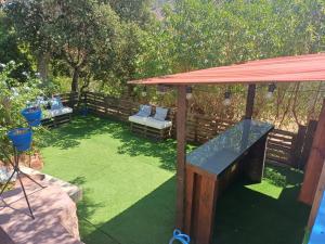 Κήπος έξω από το Casa vó Mila com piscina privada