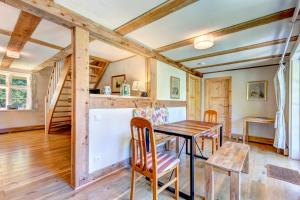 Kuchyň nebo kuchyňský kout v ubytování Katen am Schwanenteich - Graue Kate + 16 fotografií