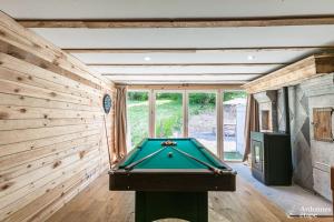 Biliár nebo kulečník v ubytování Les Gîtes de Sprimont - Le Cottage