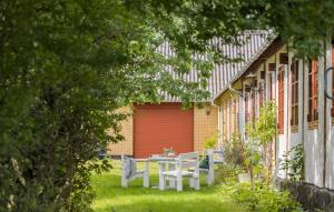 Zahrada ubytování 3 Bedroom Lovely Home In Østermarie