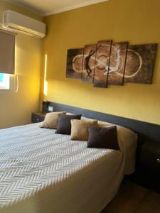 Ένα ή περισσότερα κρεβάτια σε δωμάτιο στο Cabañas las Consentidas by aritoys termas M Grande