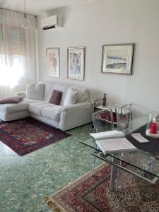 A seating area at Attico San Francesco