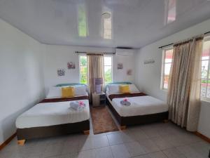 Halley View Summer House客房内的一张或多张床位