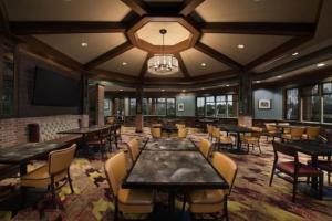 En restaurant eller et andet spisested på Marriott Grande Vista Luxury 1BD villa sleeps 4