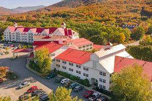 Nespecifikovaný výhled na hory nebo výhled na hory při pohledu z prázdninového domu