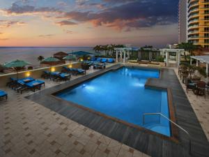 a swimming pool on the roof of a hotel at Marriott BeachPlace Towers 1BD in Fort Lauderdale +11 photos