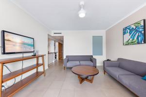 Predel za sedenje v nastanitvi Harbour View King Suite with Spa 1511