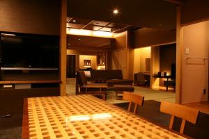 新淡路酒店的休息区