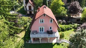 Κήπος έξω από το Villa Aida Sarajevo
